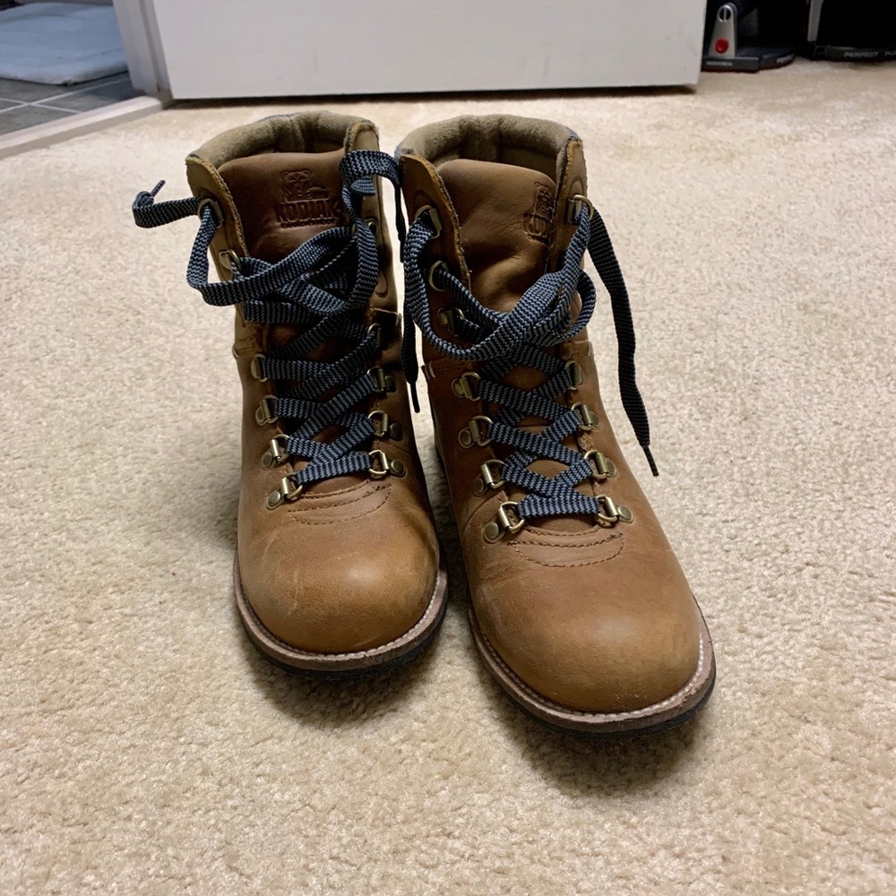 Kodiak Surrey Boots